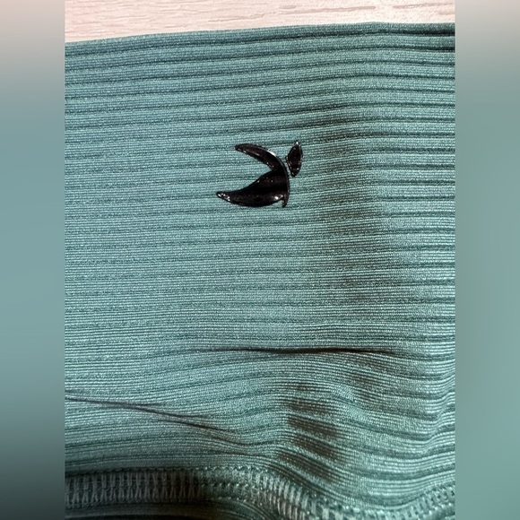 Glyder Ribbed Sculpting Compression Leggings, Size Medium - Picture 5 of 9